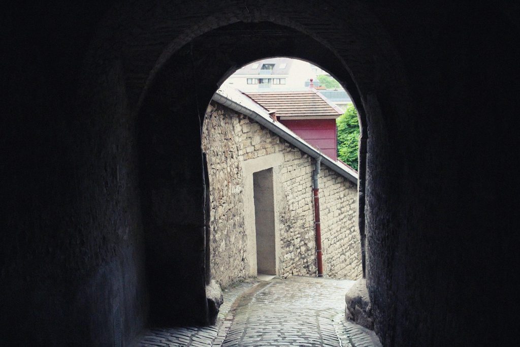Ancien passage médiéval Rue du Chambrier (Old medieval passageway on Chambrier Street), Besançon