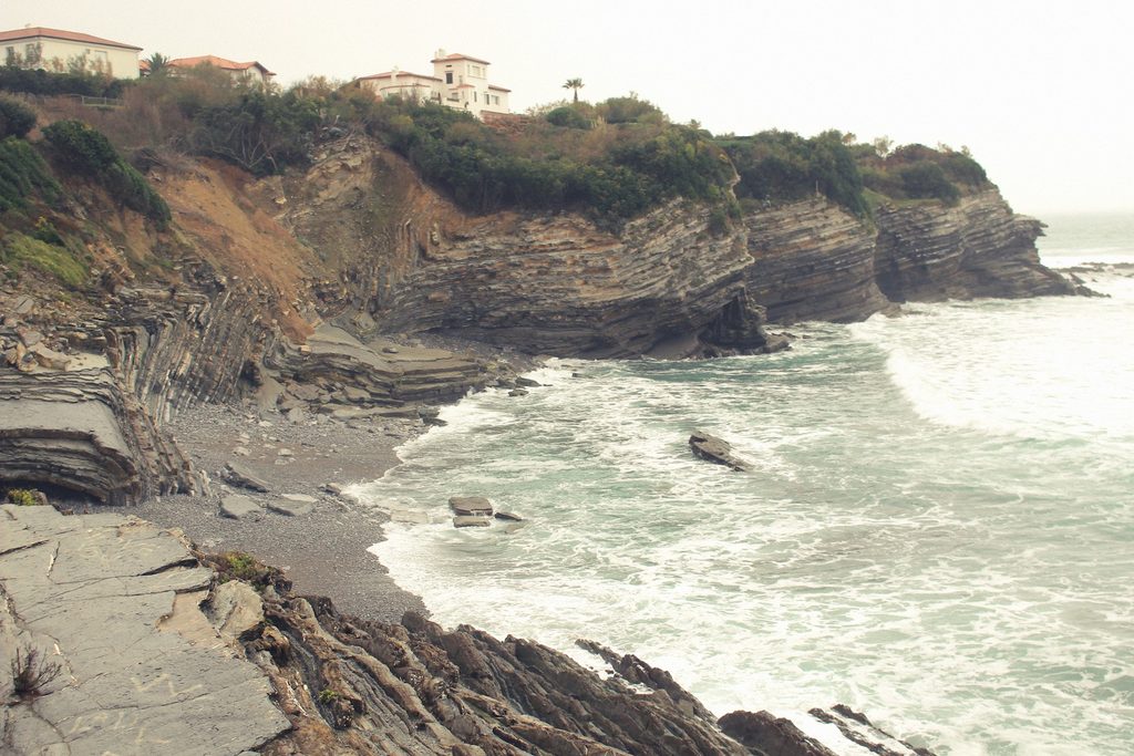 Pile d’Assiettes (Stack of Plates), Saint-Jean-de-Luz