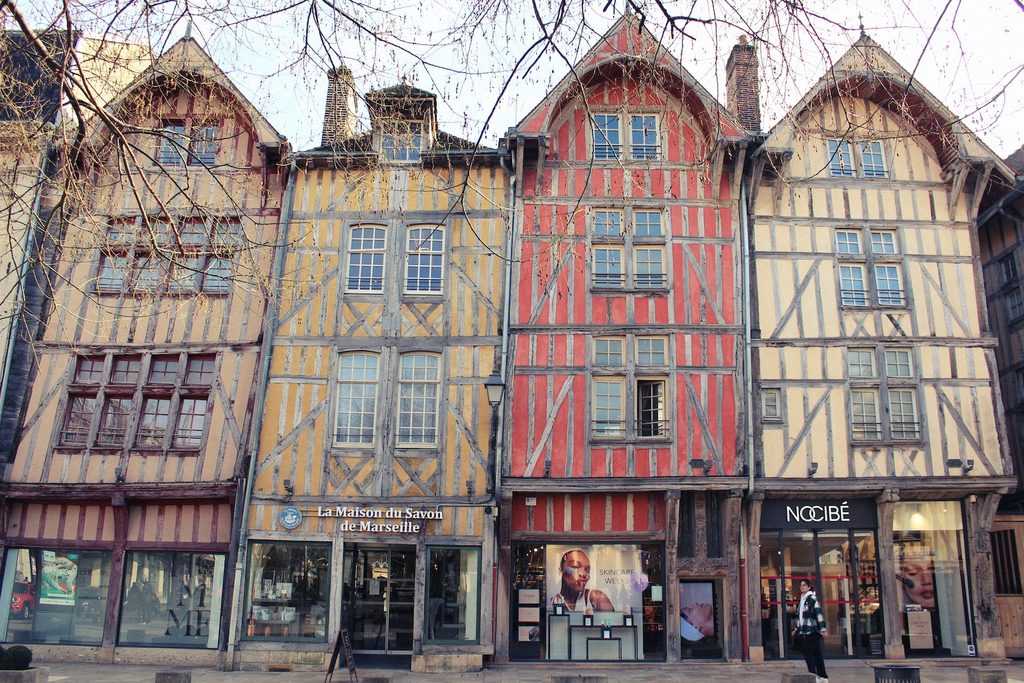 Rue Émile Zola (Émila Zola Street), Troyes